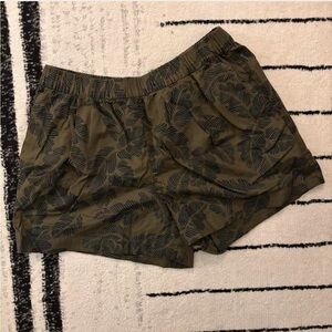 Uniqlo Olive and Black Patterned Women Shorts
